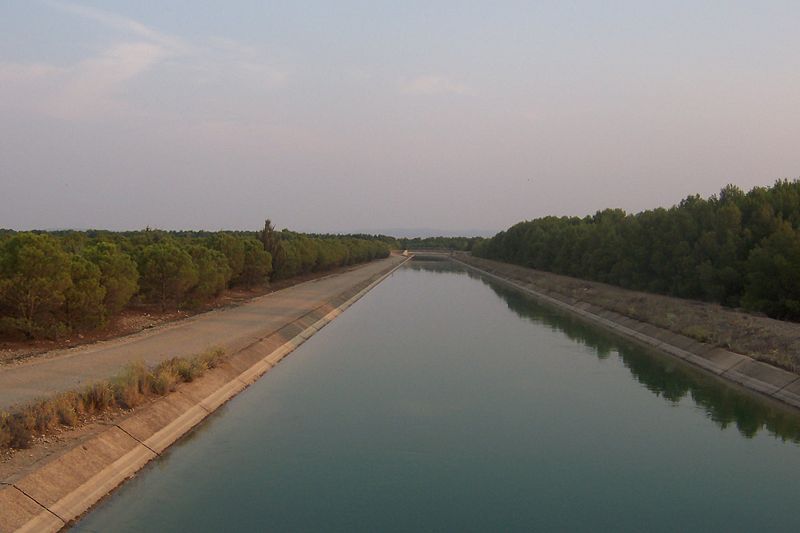 El acuerdo entre las cinco comunidades autónomas de las cuencas del Tajo y del Segura permitirá culminar la planificación hidrológica con el máximo consenso y estabilizará el acueducto