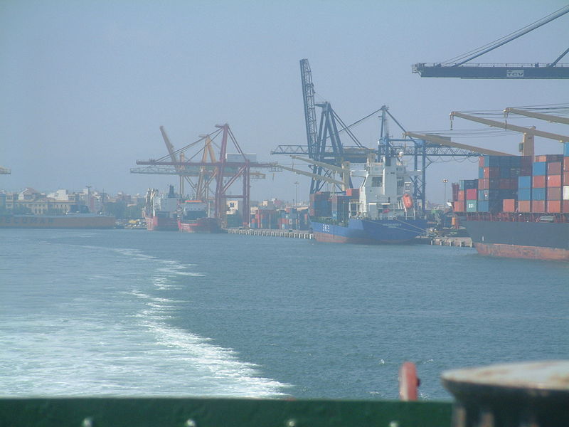 Pastor subraya la importancia de los puertos para las exportaciones y la reactivación de la economía española