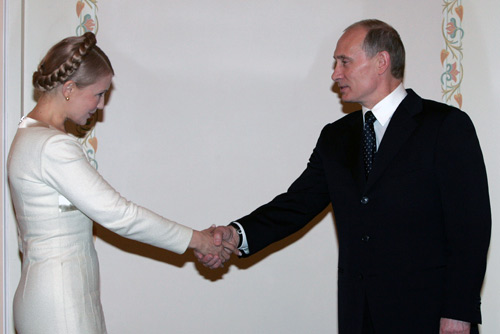 La ex Presidenta Yuliya Tymoshenko en una reunión con el Presidente Vladimir Putin (20 de febrero de 2008).