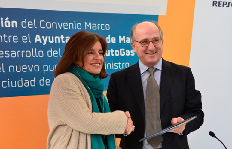 La Alcaldesa de Madrid, Ana Botella, y el Presidente de Repsol, Antonio Brufau
