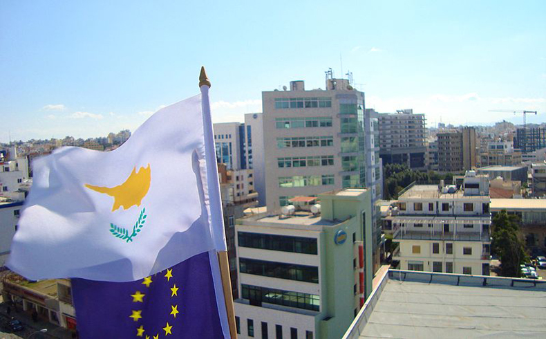 Los negociadores chipriotas realizan una histórica visita a los países garantes