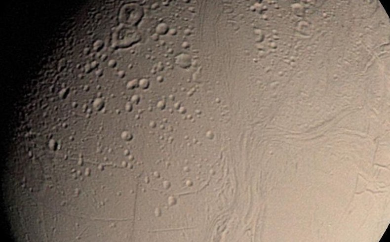Una luna de Saturno podría albergar vida