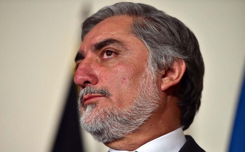 El candidato presidencial afgano Abdullah se adjudica la victoria en una elección prolongada