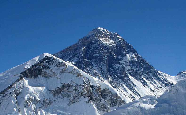 El saldo fatal de las avalanchas en Nepal llega a más de 40