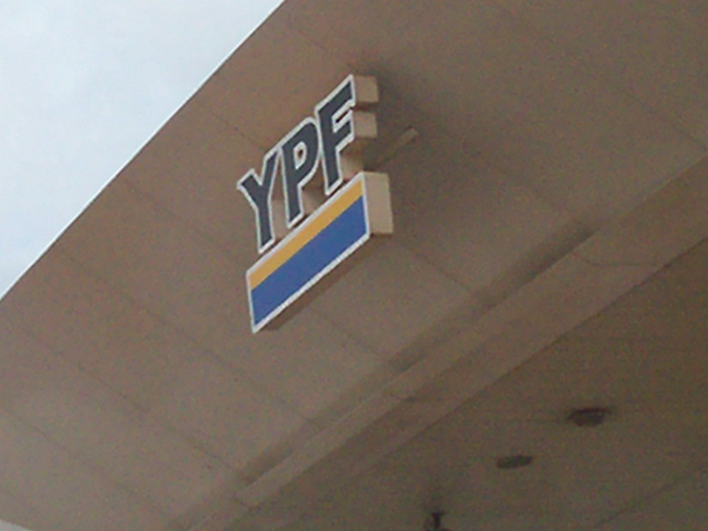 YPF aumentó producción de gas (12.5%) y petróleo (8.7%) durante 2014