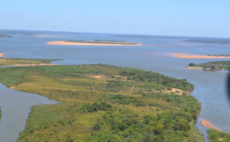 Confluencia de los rios Paraná / Paraguay