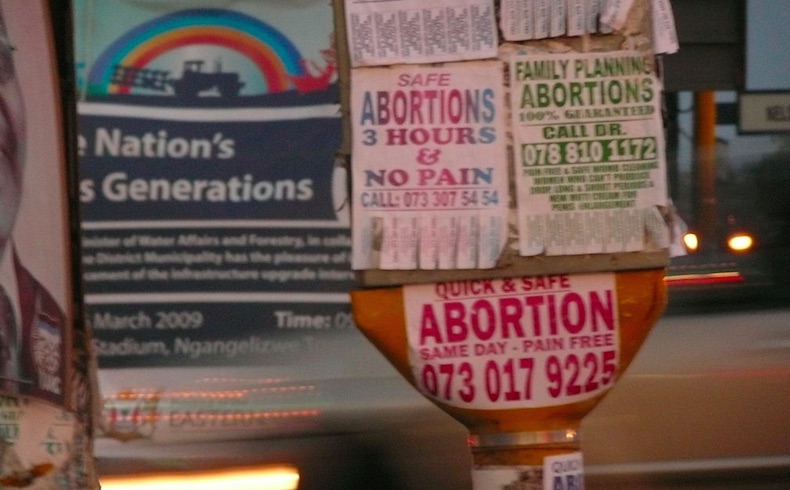 En África se impone el aborto como un derecho que tiene la mujer para matar a sus propios hijos