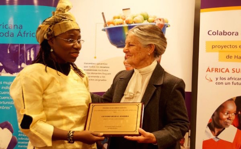 La empresaria costamarfileña Vanessa Koutouan recibe el Premio Harambee a la Promoción e Igualdad de la Mujer Africana 2015