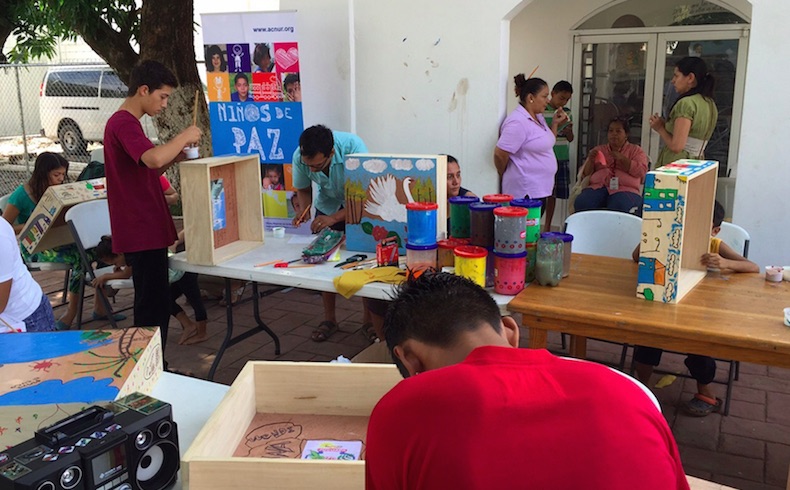 Niños, niñas y adolescentes solicitantes de asilo en México crean sus “Cajas de vida”