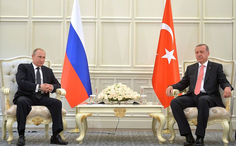 Presidente ruso Putin con el presidente turco Erdogan. (Fuente: Wiki Media)