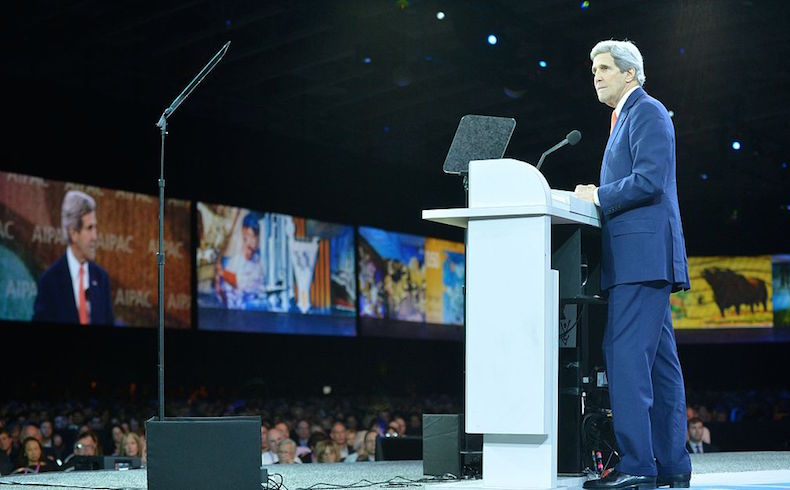 Secretario de Estado de los Estados Unidos John Kerry hablando en la conferencia de Comité de Asuntos Públicos Estados Unidos-Israel (AIPAC).