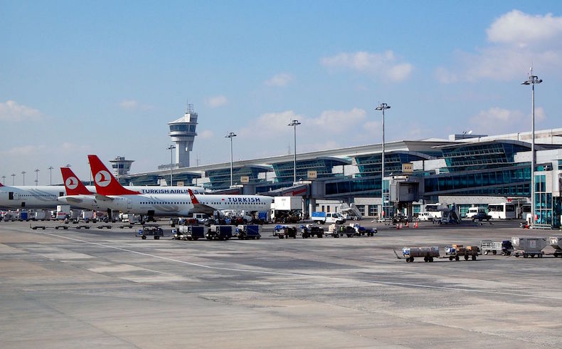 Atentado en el Aeropuerto Internacional Atatürk