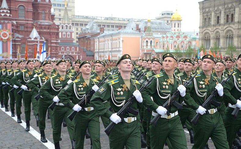 Rusia realiza desfile militar para celebrar Día de la Victoria