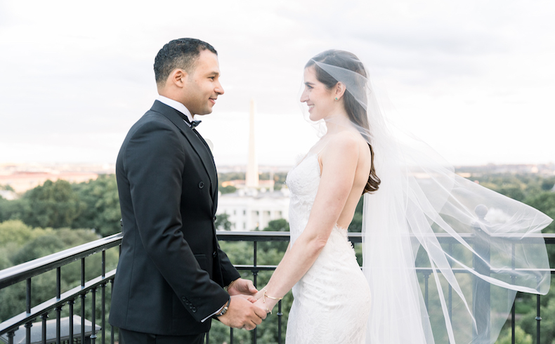 Geovanny Vicente Romero y Jennifer Miel se casan en ceremonia frente a la Casa Blanca, en Washington, D.C.